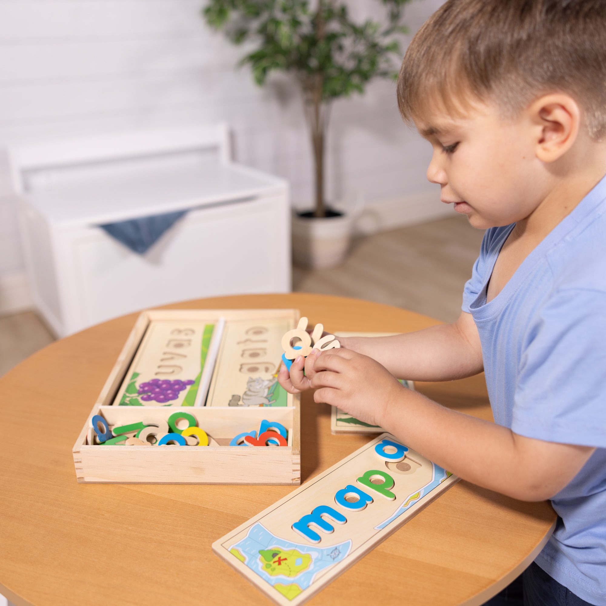 Spanish See & Spell Learning Toy - Image 5