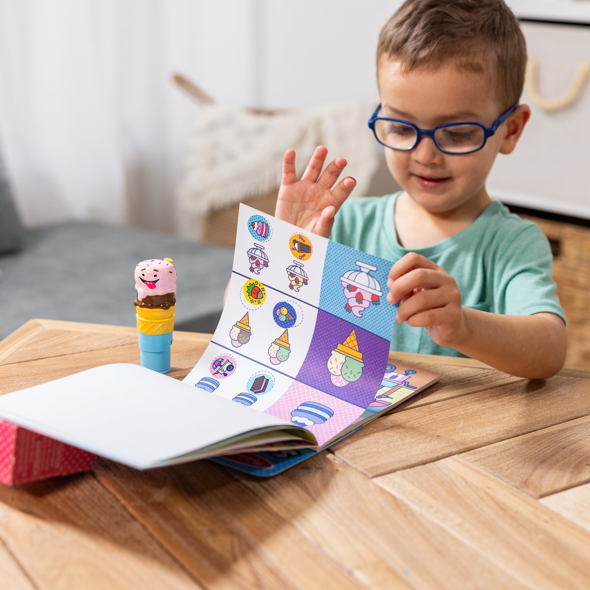 Sticker WOW!? Activity Pad & Sticker Stamper - Ice Cream - Image 2