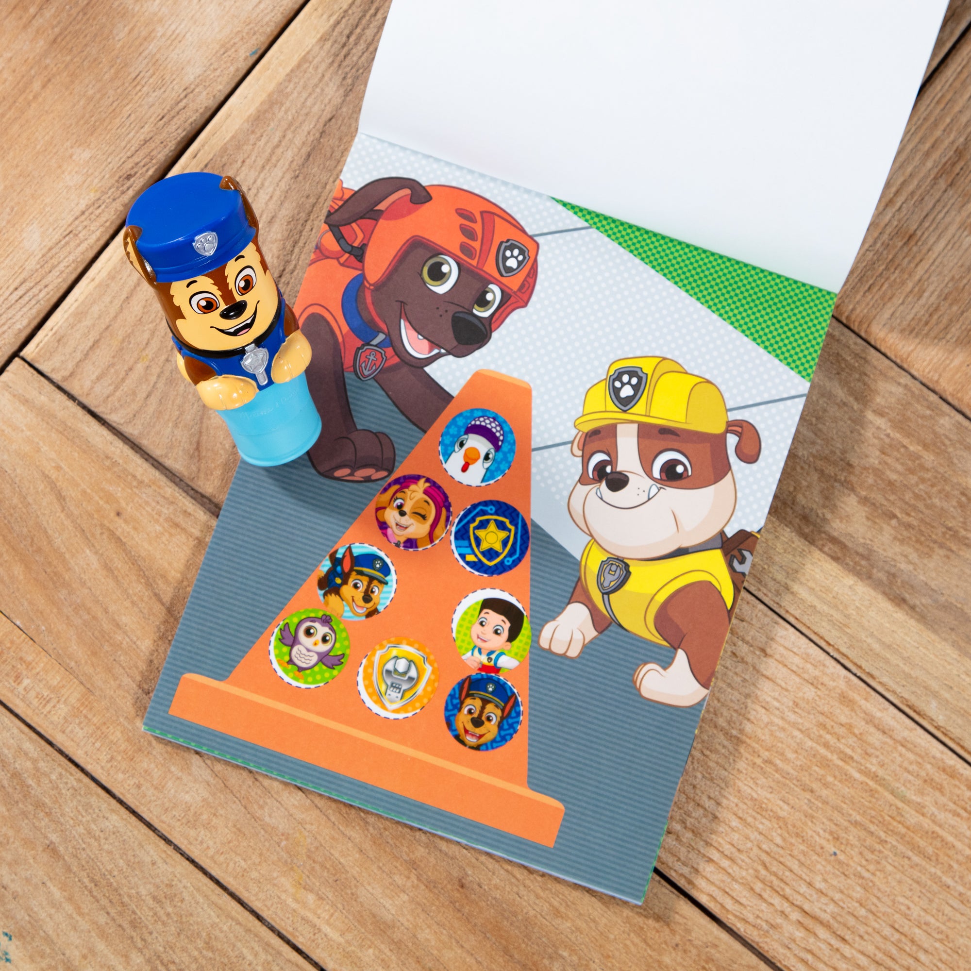 Sticker WOW!? Activity Pad & Sticker Stamper - PAW Patrol Chase - Image 9