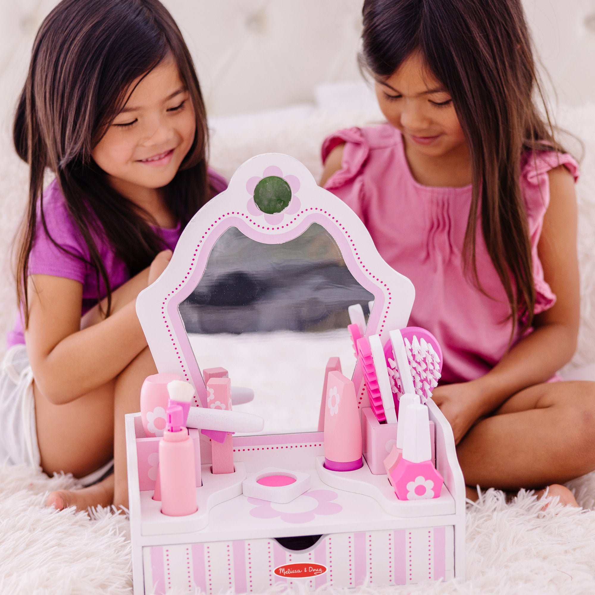 Wooden Beauty Salon Play Set - Image 5