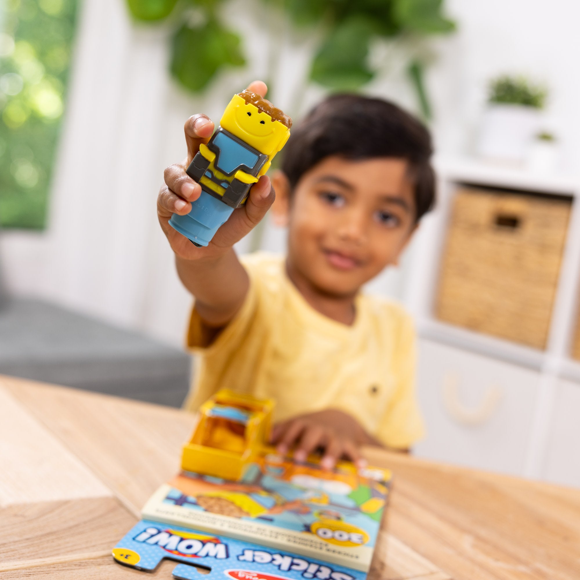Sticker WOW!? Bulldozer Bundle: Activity Pad & Sticker Stamper + Mini Activity Pad and 200 Refill Stickers - Image 2