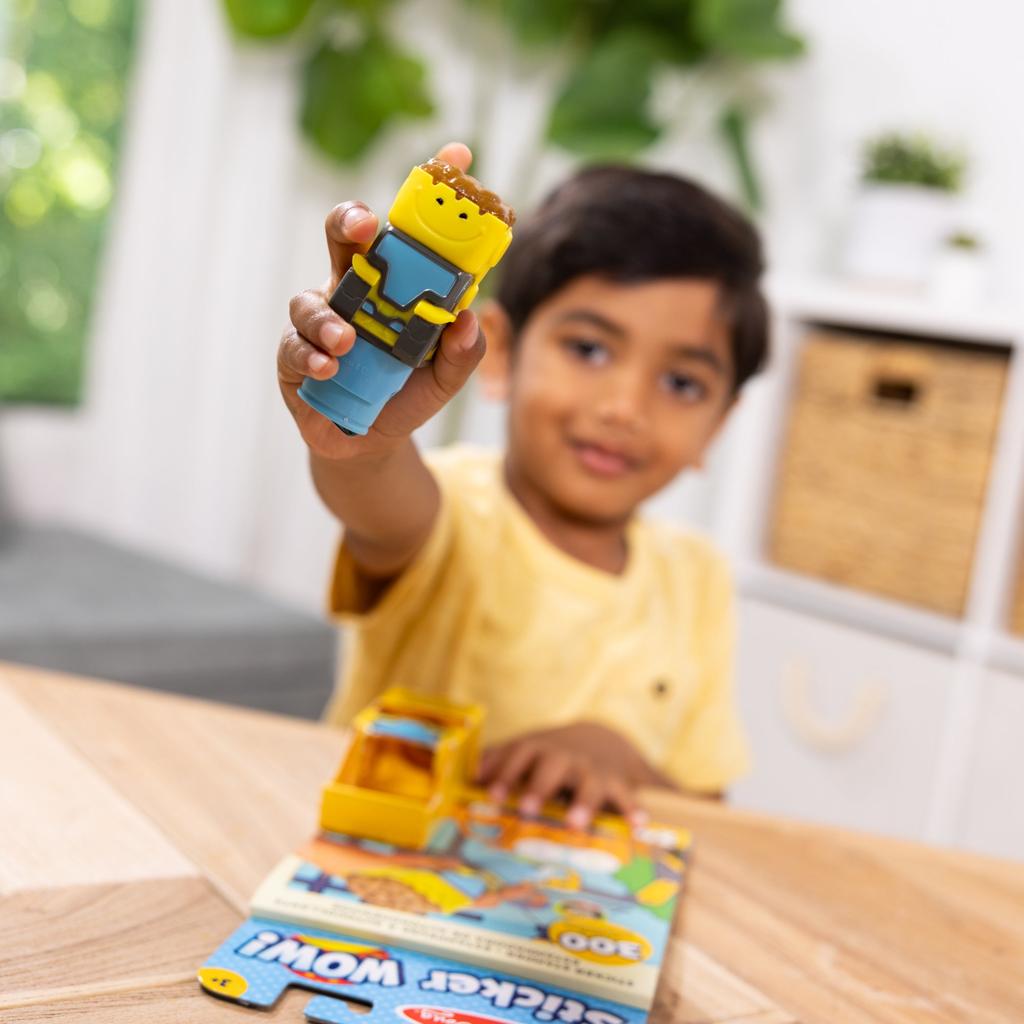 Sticker WOW!? Bulldozer Bundle: Activity Pad & Sticker Stamper + Mini Activity Pad and 200 Refill Stickers - Image 10