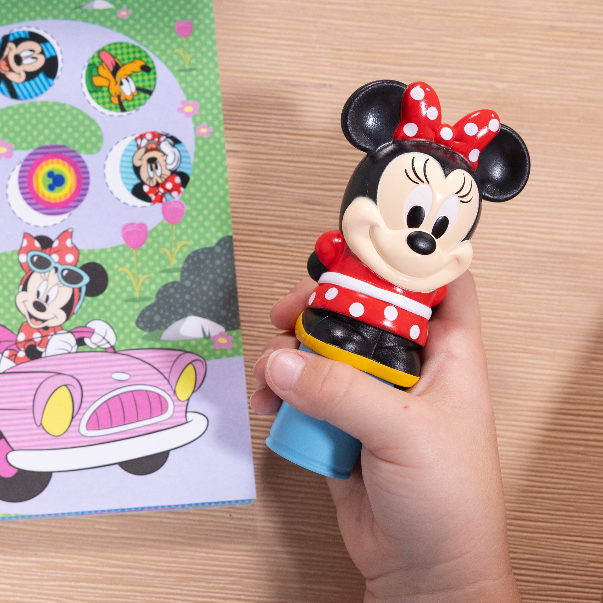 Sticker WOW!? Disney Minnie Mouse Bundle: Activity Pad & Sticker Stamper + Mini Activity Pad and 200 Refill Stickers - Image 6