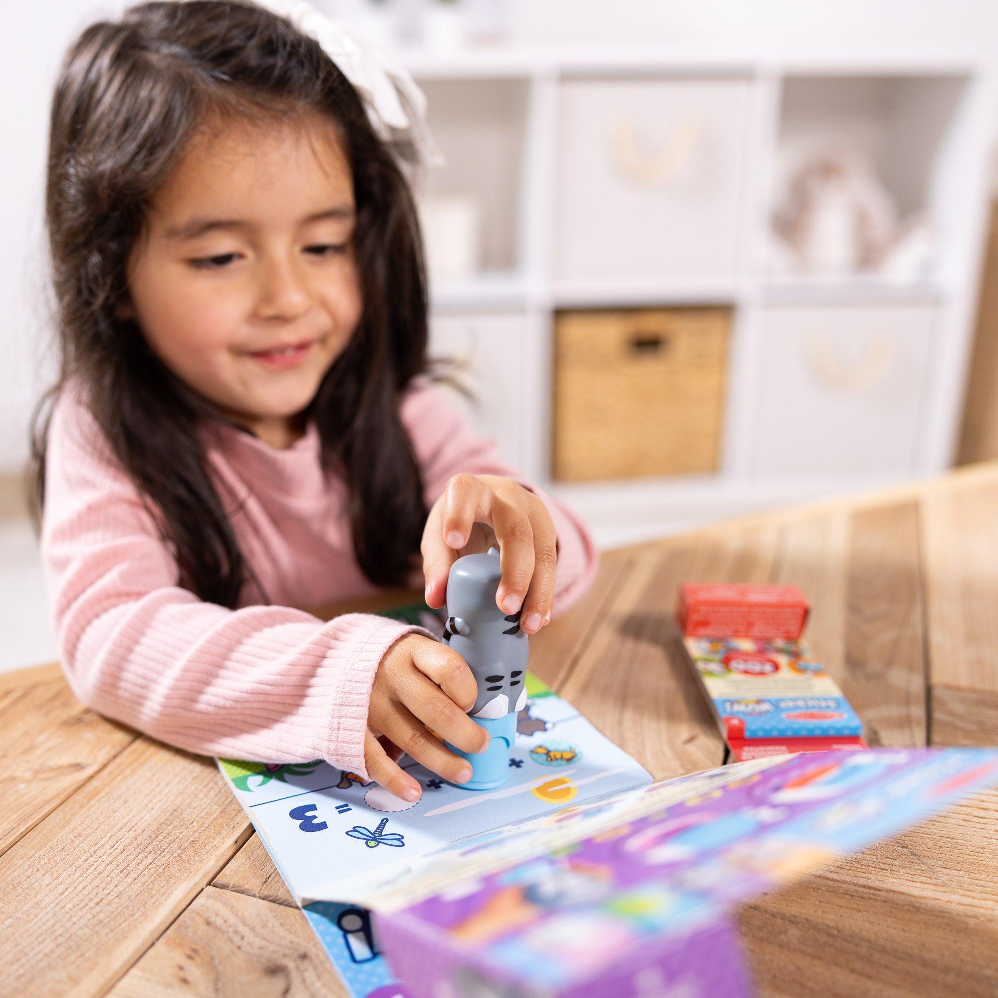 Sticker WOW!? Cat Bundle: Activity Pad & Sticker Stamper + Mini Activity Pad and 200 Refill Stickers - Image 5