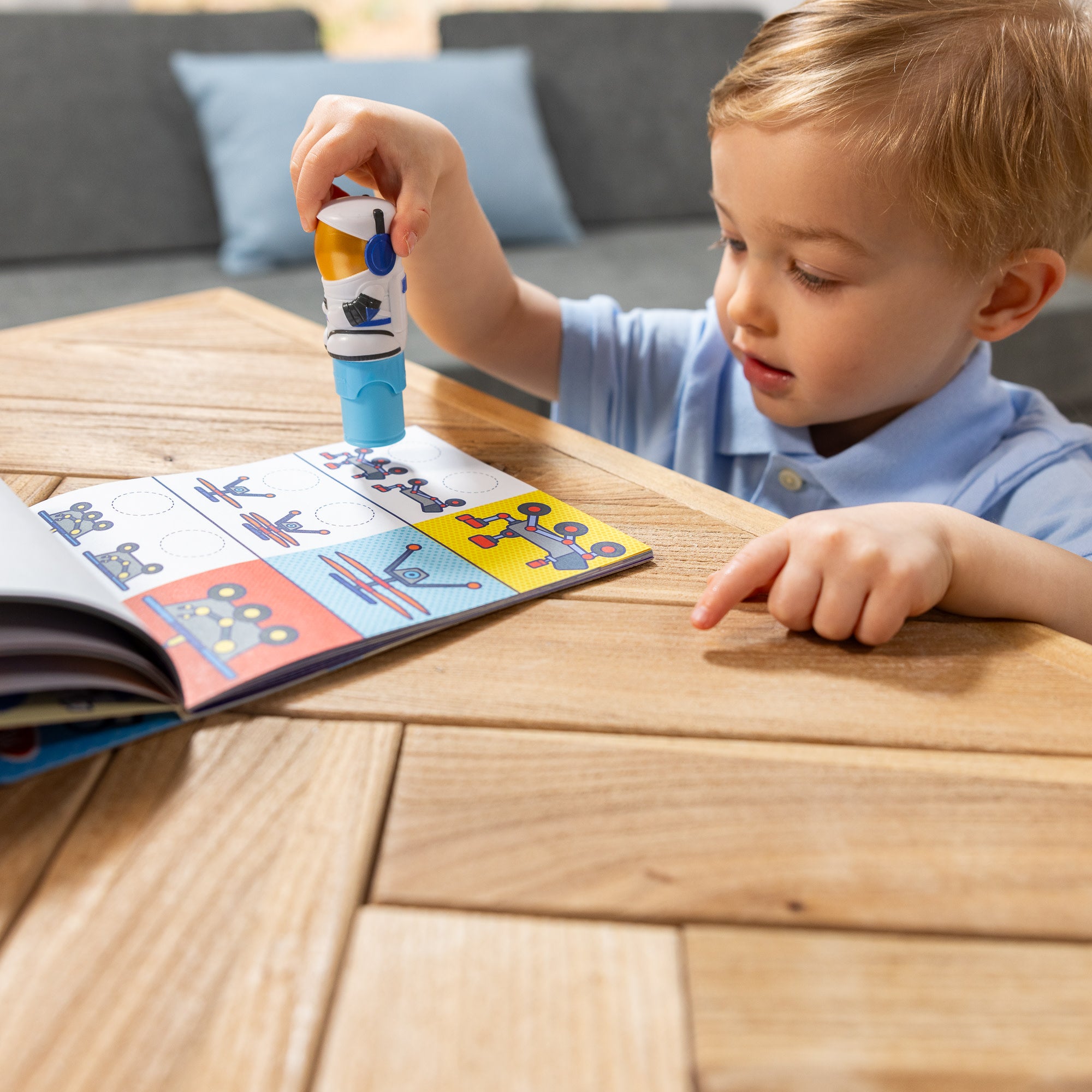 Sticker WOW!? Activity Pad & Sticker Stamper - Astronaut - Image 9
